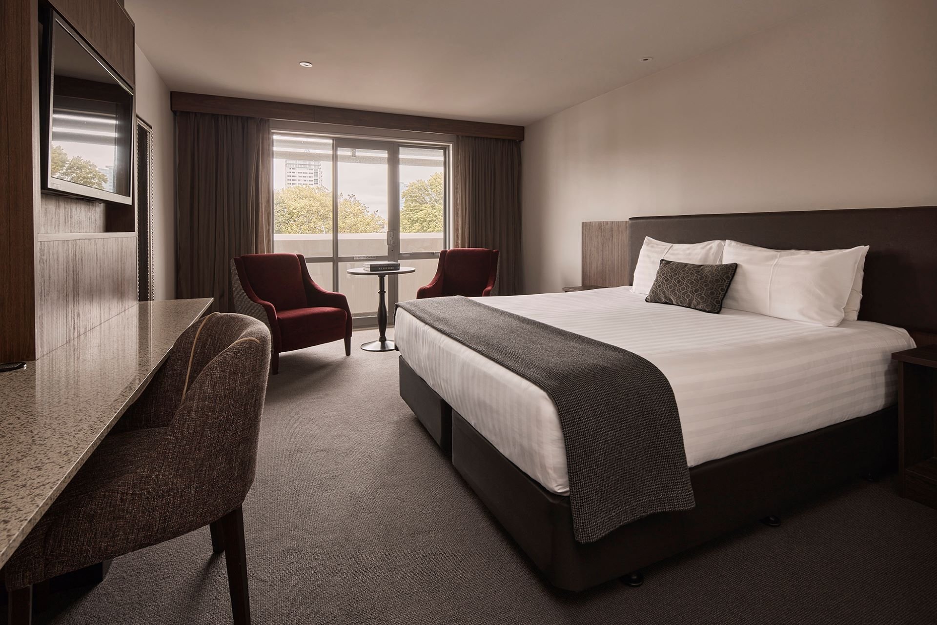Rydges Latimer Christchurch_Bedroom_Premier King_wide_Terence Chin 26_LR_web Rydges Latimer Christchurch_Bedroom_Premier King_wide_Terence Chin 26_LR_web