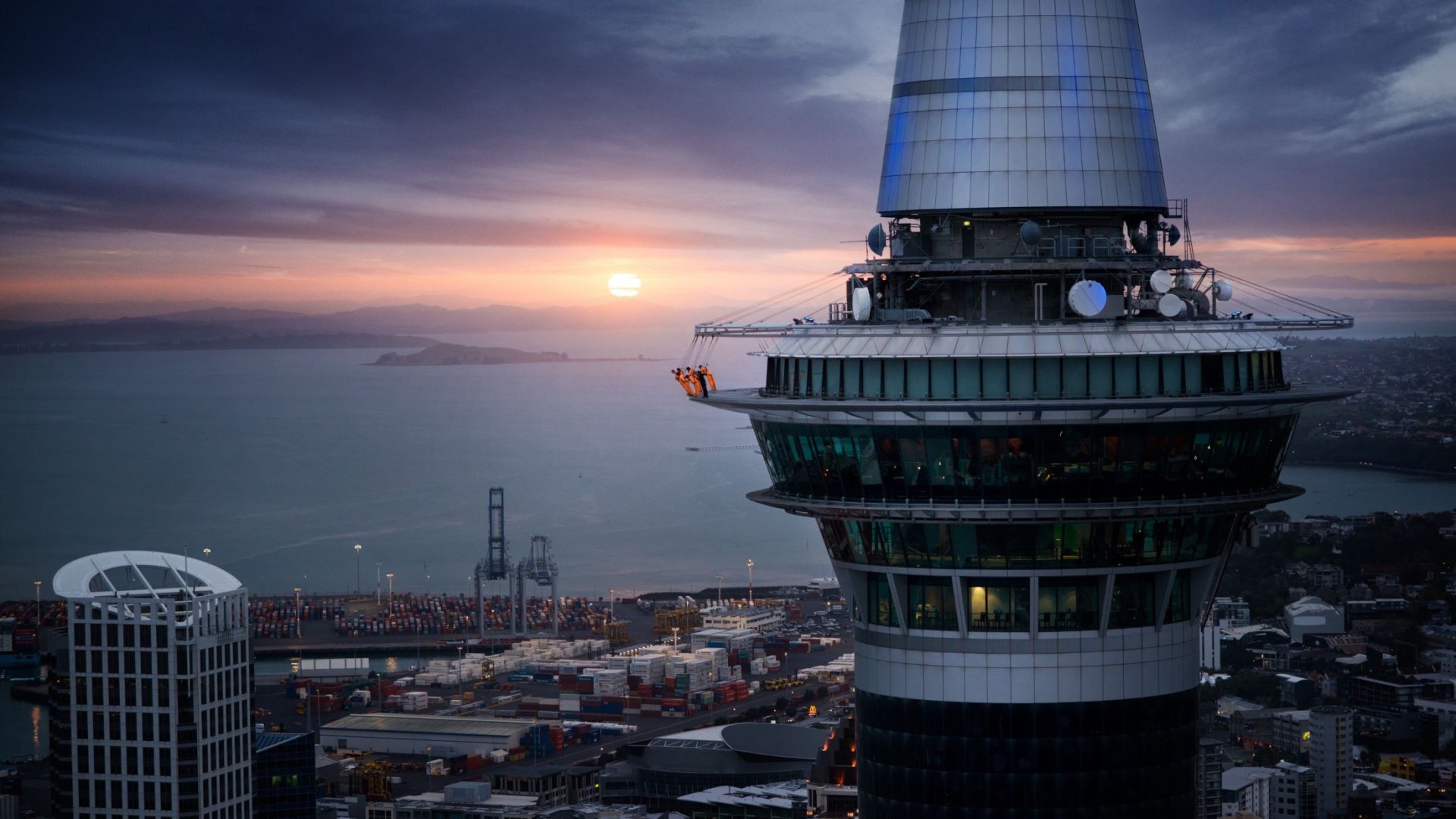 Sky Tower (1) Sky Tower (1)